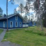 Domek alpejski Fishing And Village Merikoivula *